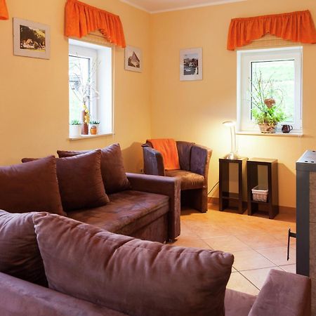 Charming Holiday Home In Hohnstein Ot Lohsdorf Exteriör bild