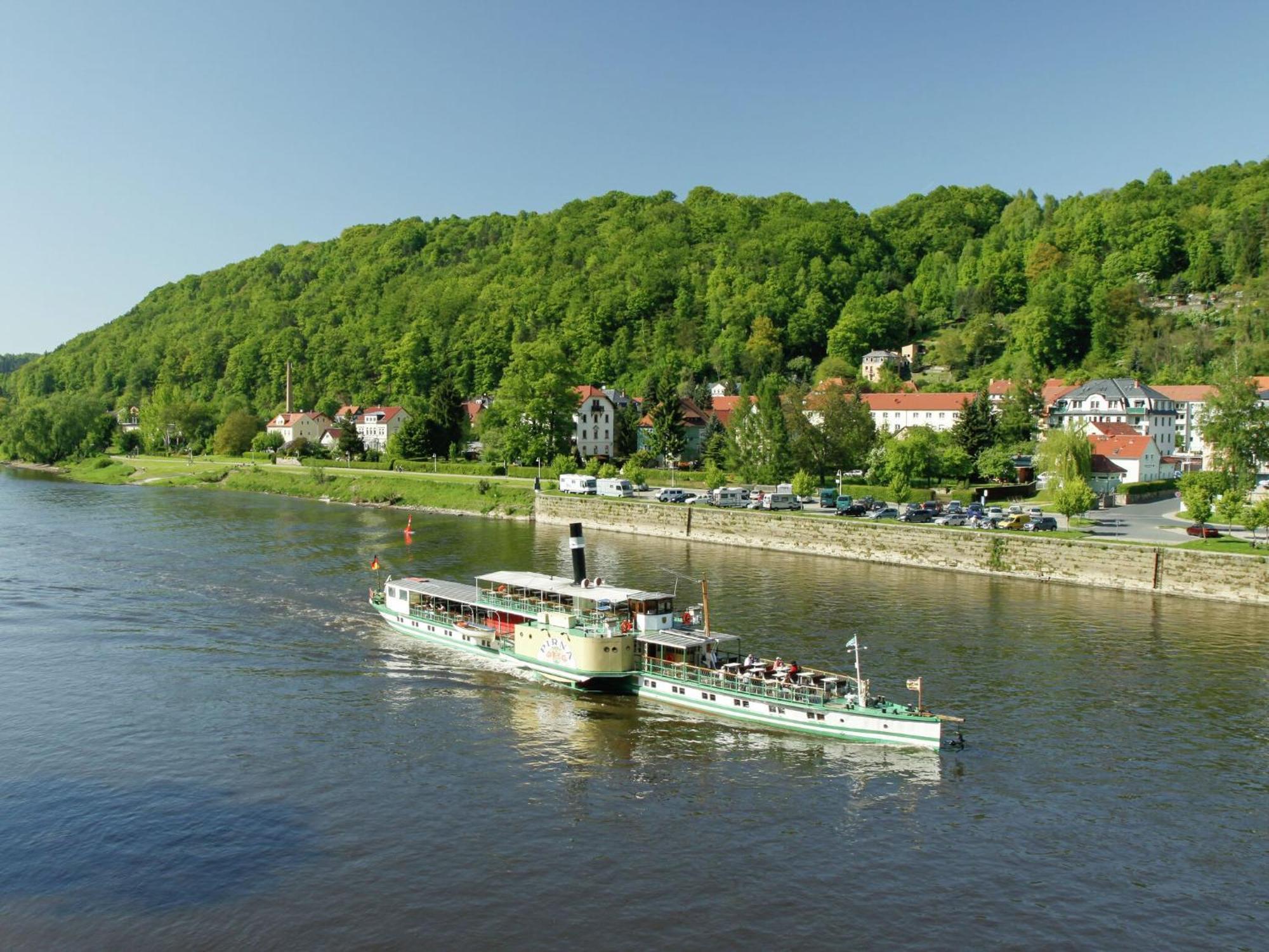 Charming Holiday Home In Hohnstein Ot Lohsdorf Exteriör bild