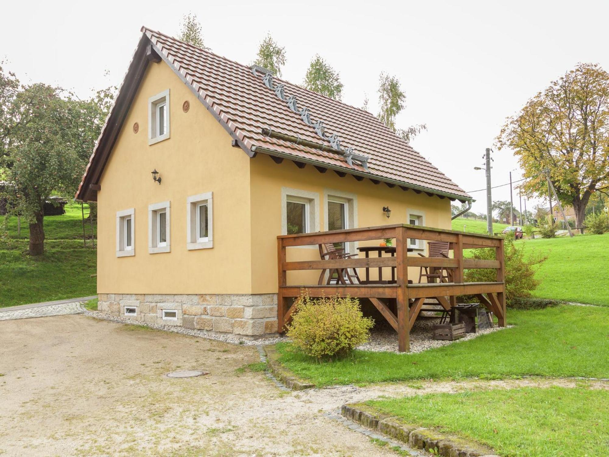 Charming Holiday Home In Hohnstein Ot Lohsdorf Exteriör bild