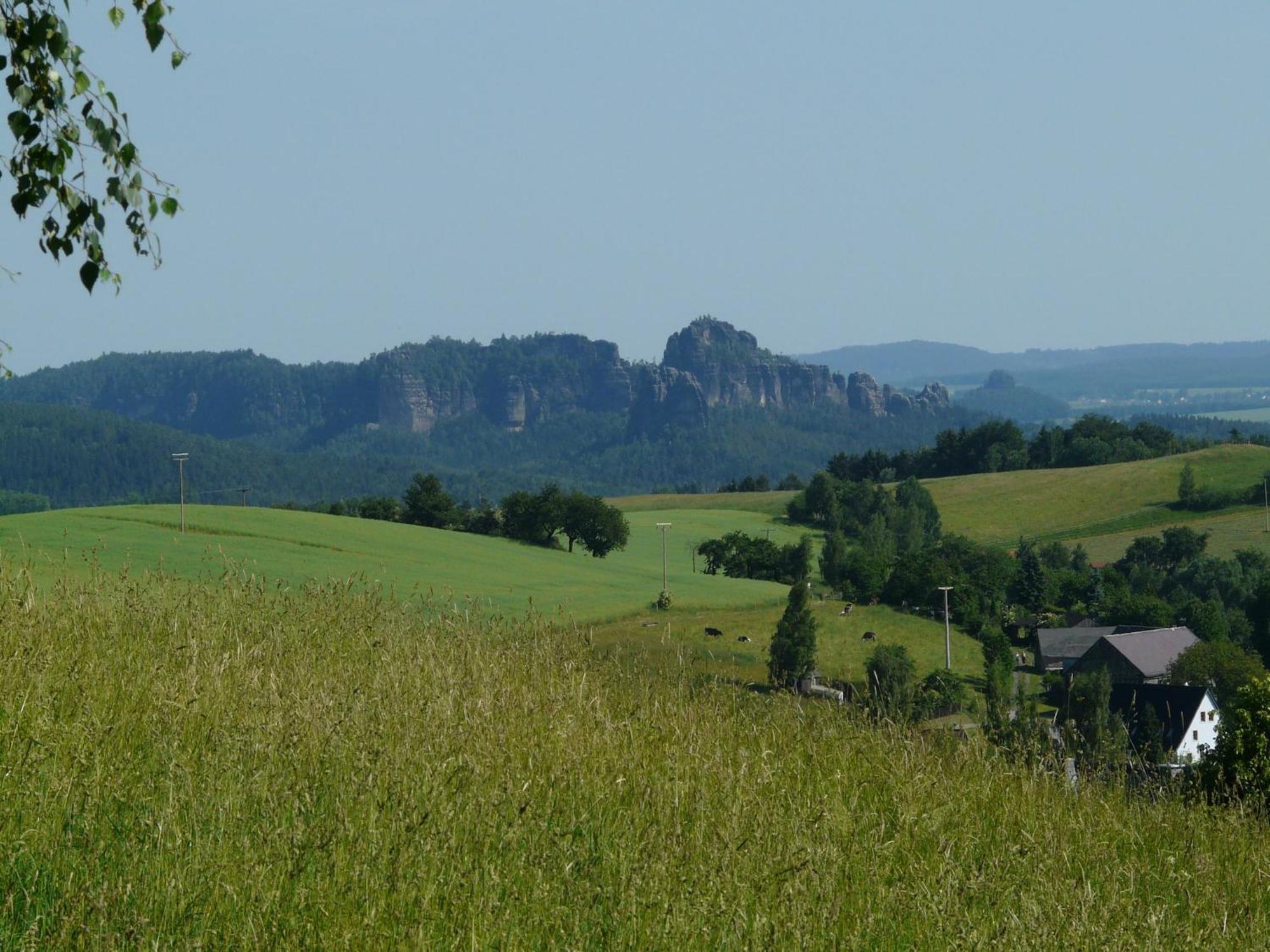 Charming Holiday Home In Hohnstein Ot Lohsdorf Exteriör bild